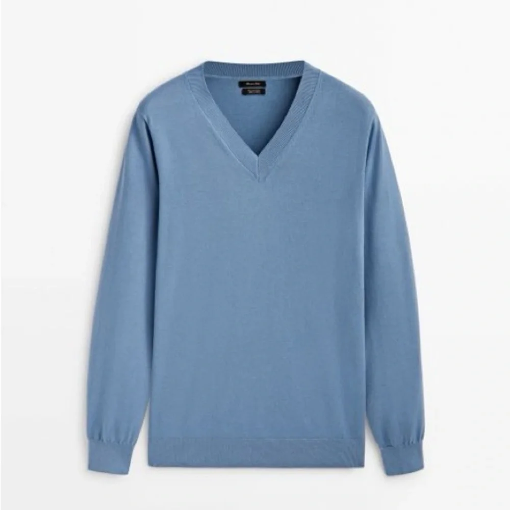 NWT. Massimo Dutti Man Blue Cotton V-Neck Sweater. Size XL.
